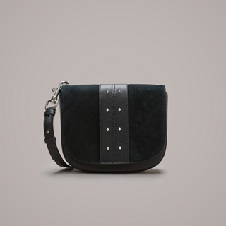 *Bag, leather. While stock lasts. Cannot be combined with other discounts. (RRP €139.99 | outlet price €97.99)