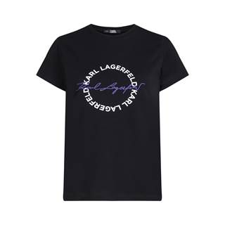 *Circle logo t-shirt, in the color black. While stock lasts. Cannot be combined with other discounts. (RRP €89 | outlet price €59)