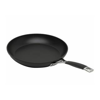 *TNS frying pan, flat, 24cm or 28cm, aluminium, non-stick coated. While stock lasts. Cannot be combined with other discounts. (RRP €139 | outlet price €97.30)