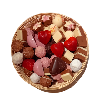 Basket with 750 grams of Belgian chocolates