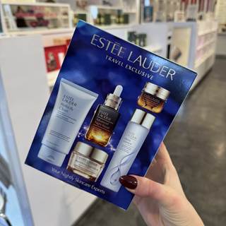 Estee Lauder Nightly Skincare Experts set.
Items worth £345
RRP £249
Outlet Price £99