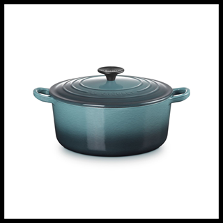 Outlet price €237.30 - Casserole 24cm colour Ocean