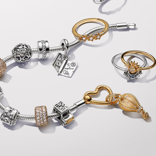 Radiate your love for summer with jewelry that reflects the light and warmth of your favourite season. 