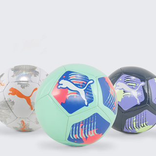 There’s a holiday gift waiting for you right now at the PUMA Outlet. Get a free mini ball when you buy soccer cleats $50 or more.*