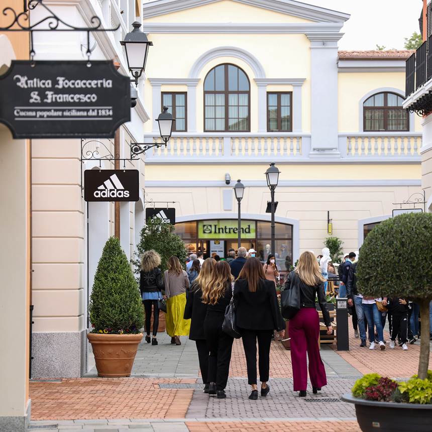 La Reggia Designer Outlet the biggest Designer Outlet in the Southern