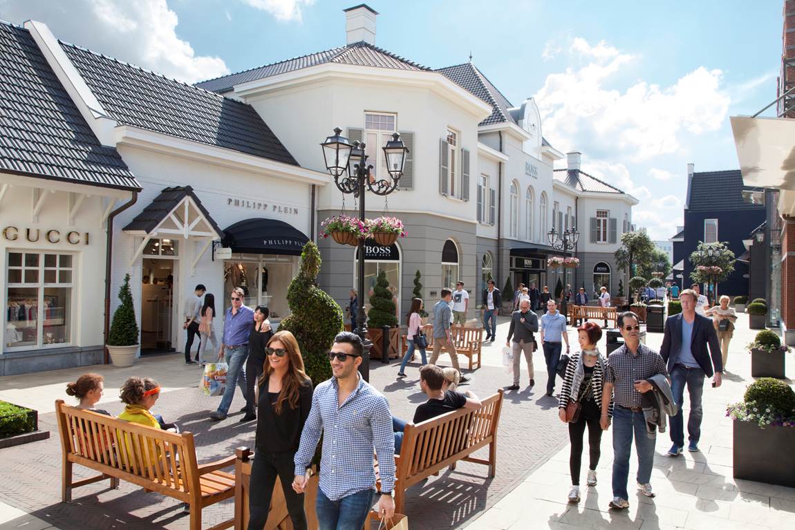 Serravalle designer outlet карта